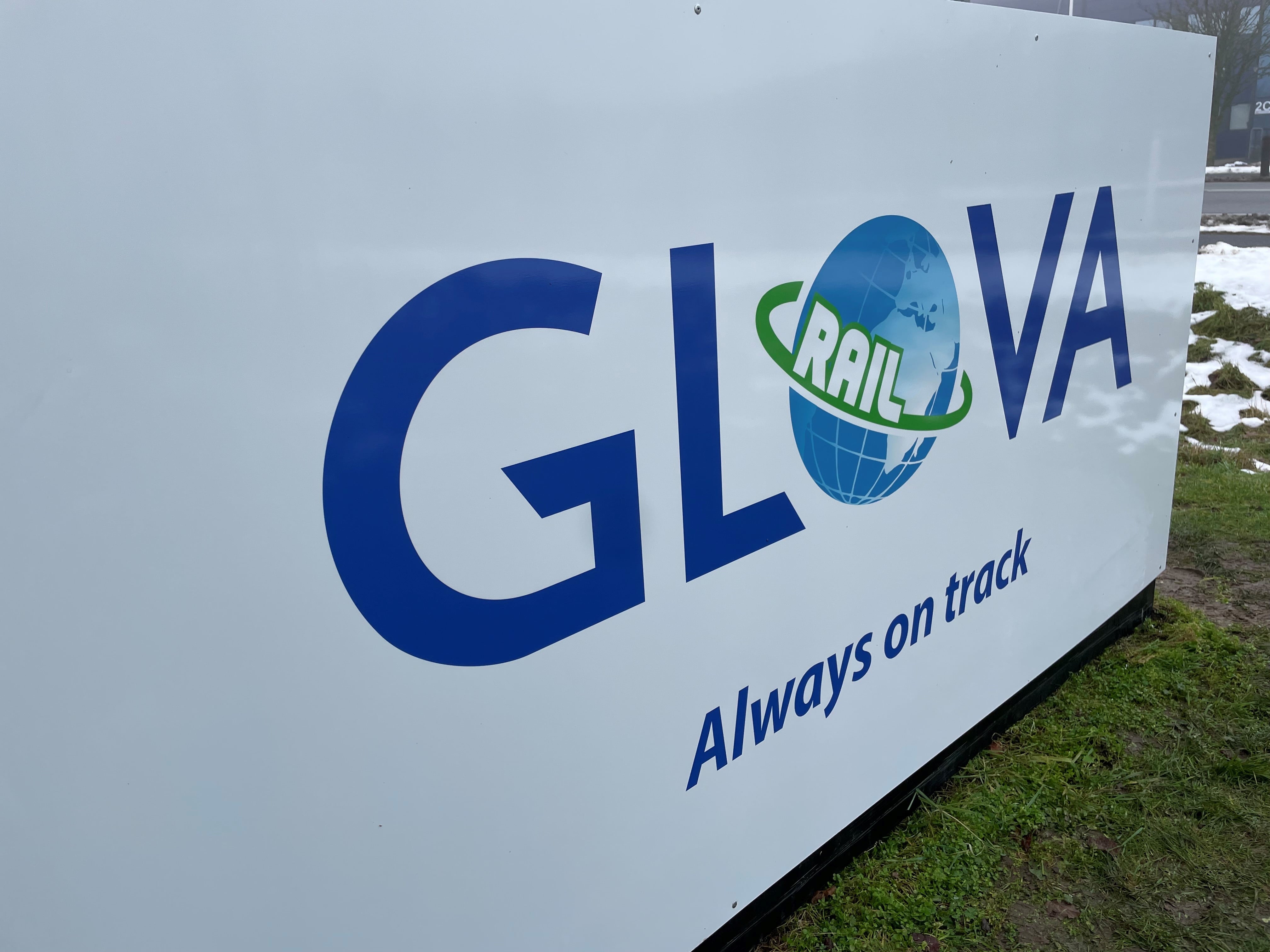 GLova Rail