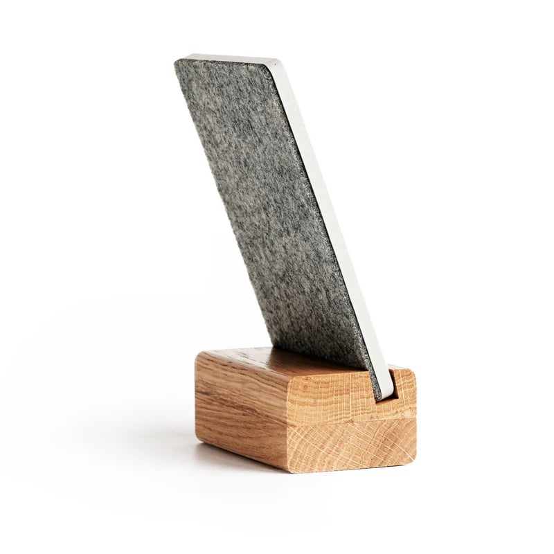 Google NFC skilt i beton